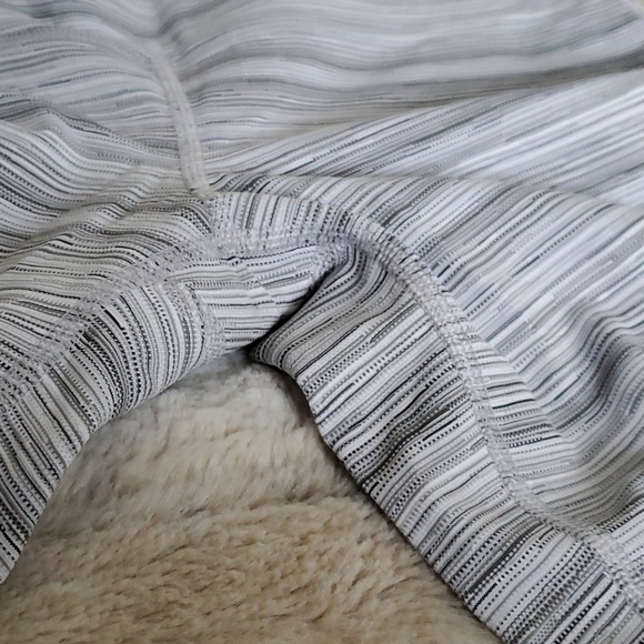 Lululemon Yoga Capri - Picture 5 of 5